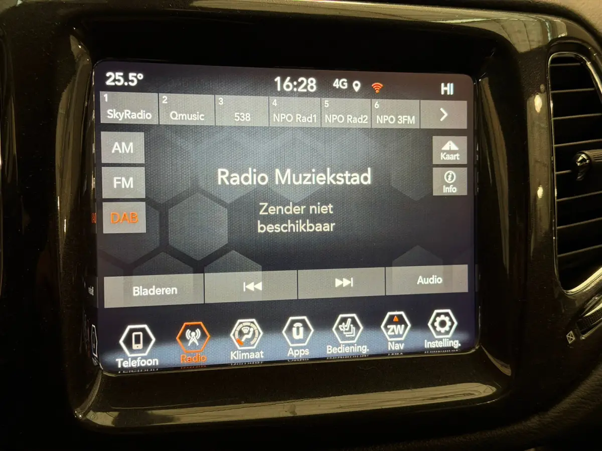 1.3T S Trekhaak | Leer | Camera | Climate | Elek. Stoel | Elek. Achterklep | LED | Achteruitrijcamera | Airco (automatisch) | Apple Carplay/Android Auto|telefoonintegratie premium