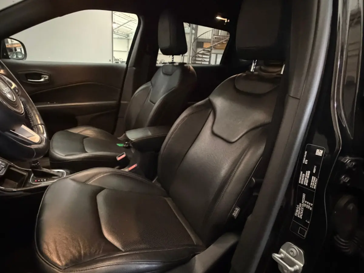 1.3T S Trekhaak | Leer | Camera | Climate | Elek. Stoel | Elek. Achterklep | LED | Achteruitrijcamera | Airco (automatisch) | Apple Carplay/Android Auto|telefoonintegratie premium