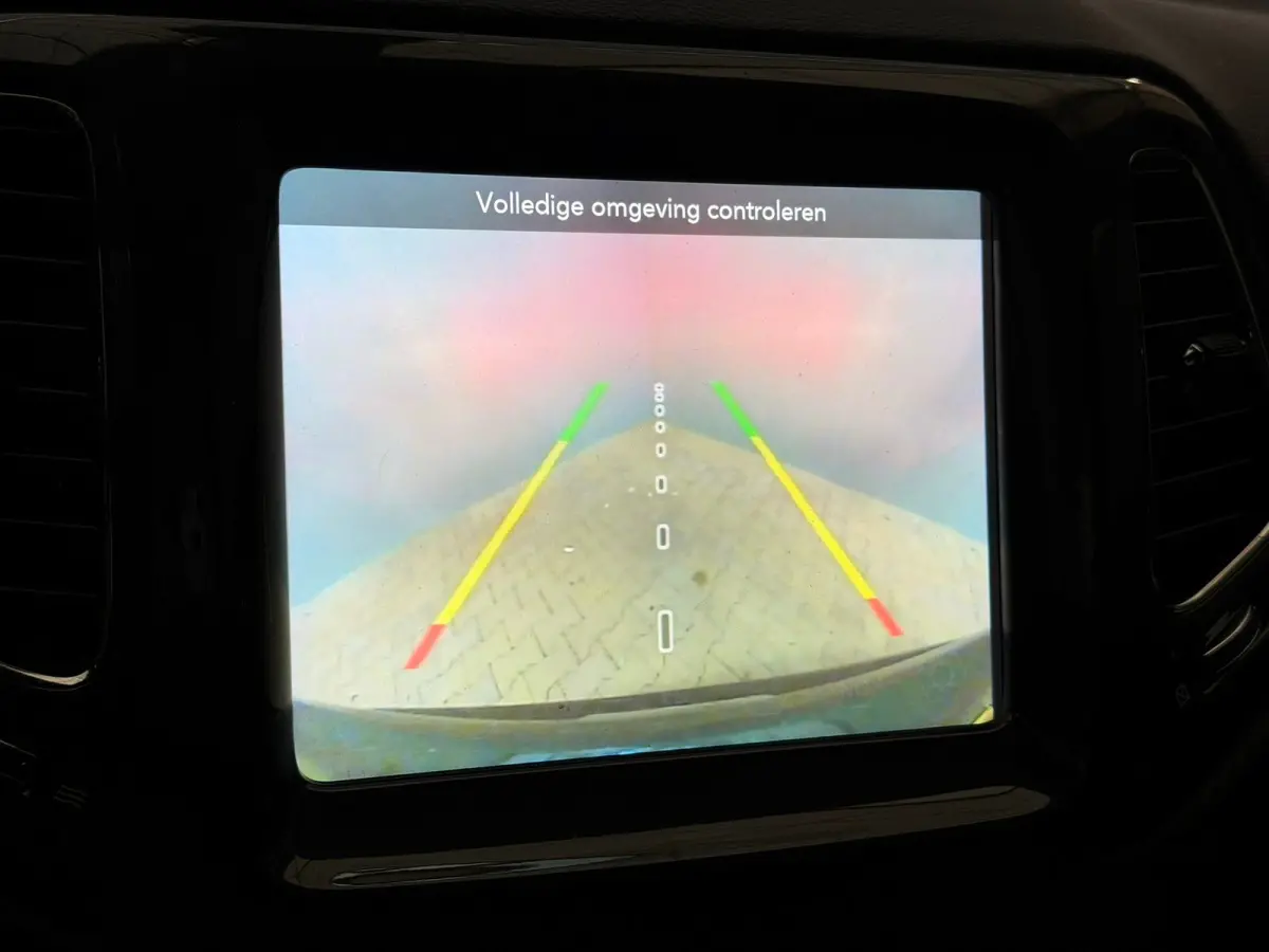1.3T S Trekhaak | Leer | Camera | Climate | Elek. Stoel | Elek. Achterklep | LED | Achteruitrijcamera | Airco (automatisch) | Apple Carplay/Android Auto|telefoonintegratie premium