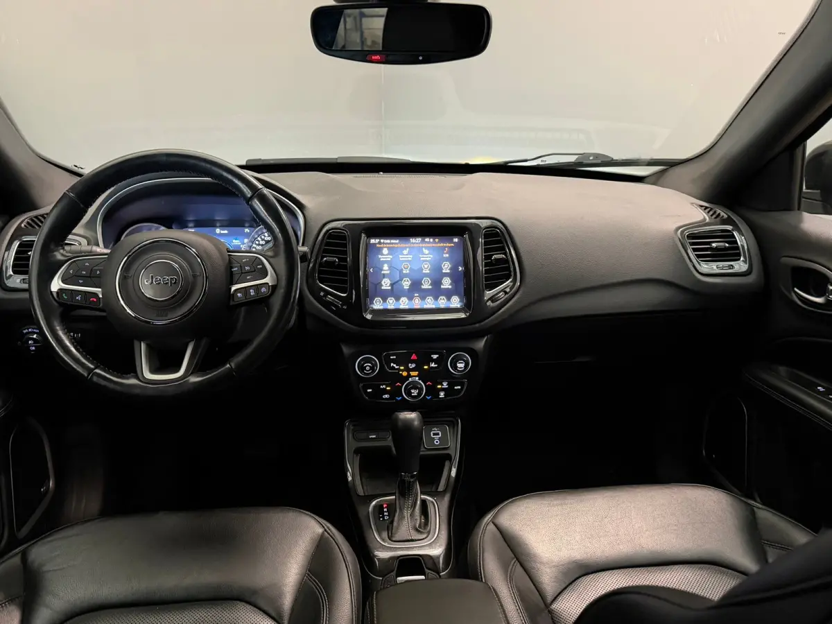 1.3T S Trekhaak | Leer | Camera | Climate | Elek. Stoel | Elek. Achterklep | LED | Achteruitrijcamera | Airco (automatisch) | Apple Carplay/Android Auto|telefoonintegratie premium