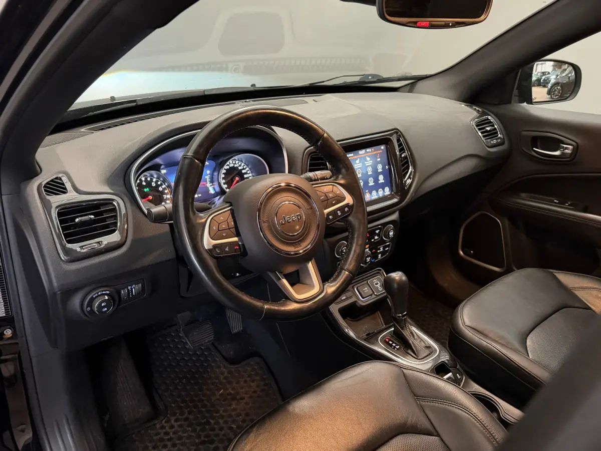 1.3T S Trekhaak | Leer | Camera | Climate | Elek. Stoel | Elek. Achterklep | LED | Achteruitrijcamera | Airco (automatisch) | Apple Carplay/Android Auto|telefoonintegratie premium