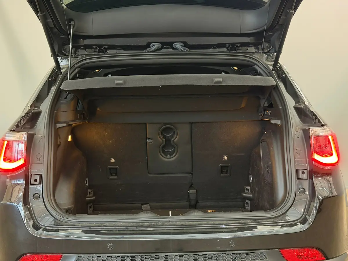 1.3T S Trekhaak | Leer | Camera | Climate | Elek. Stoel | Elek. Achterklep | LED | Achteruitrijcamera | Airco (automatisch) | Apple Carplay/Android Auto|telefoonintegratie premium