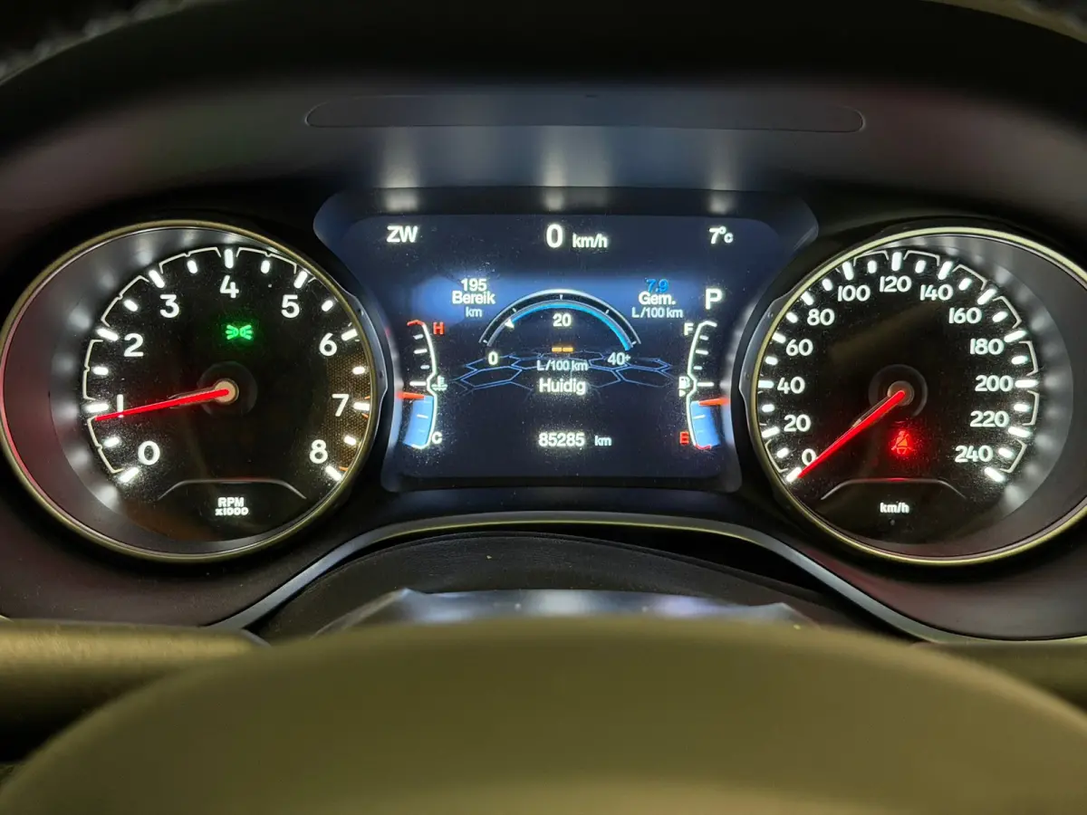 1.3T S Trekhaak | Leer | Camera | Climate | Elek. Stoel | Elek. Achterklep | LED | Achteruitrijcamera | Airco (automatisch) | Apple Carplay/Android Auto|telefoonintegratie premium