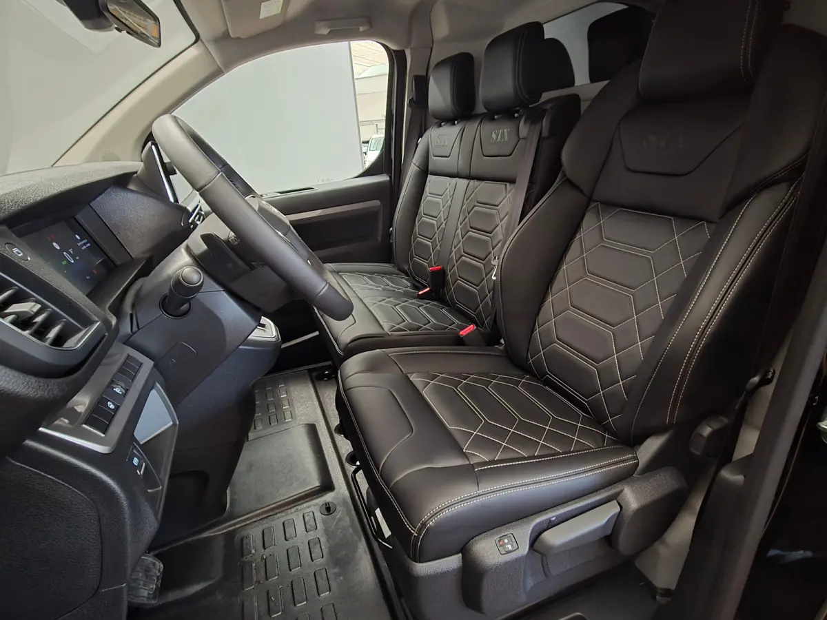 Electric L3 75 kWh STX Lederen interieur | Spoiler | 18INCH | Special Edition | Full Option | LED | Voorraadvoordeel !