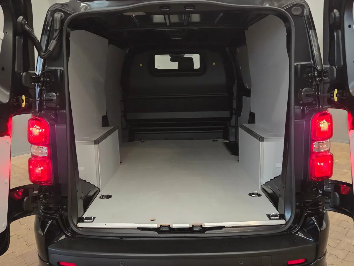 Electric L3 75 kWh STX Lederen interieur | Spoiler | 18INCH | Special Edition | Full Option | LED | Voorraadvoordeel !