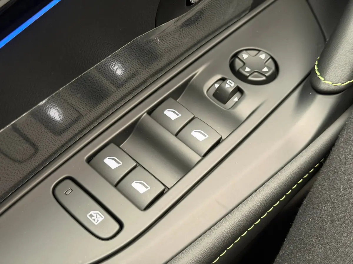 GT | Adaptieve cruise control met Stop&Go functie | Elektrische parkeerrem | Elektrische parkeerrem