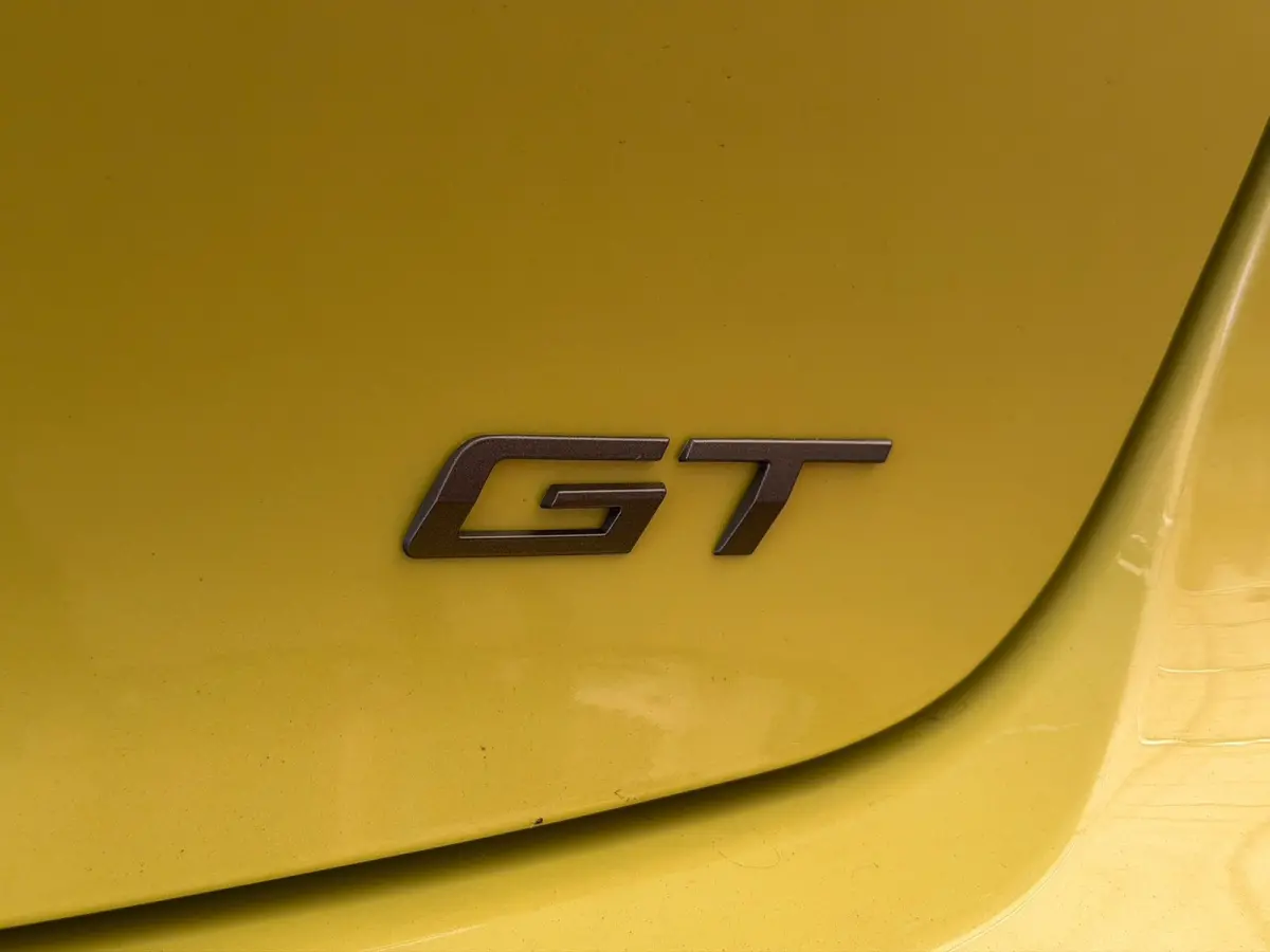 GT | Adaptieve cruise control met Stop&Go functie | Elektrische parkeerrem | Elektrische parkeerrem