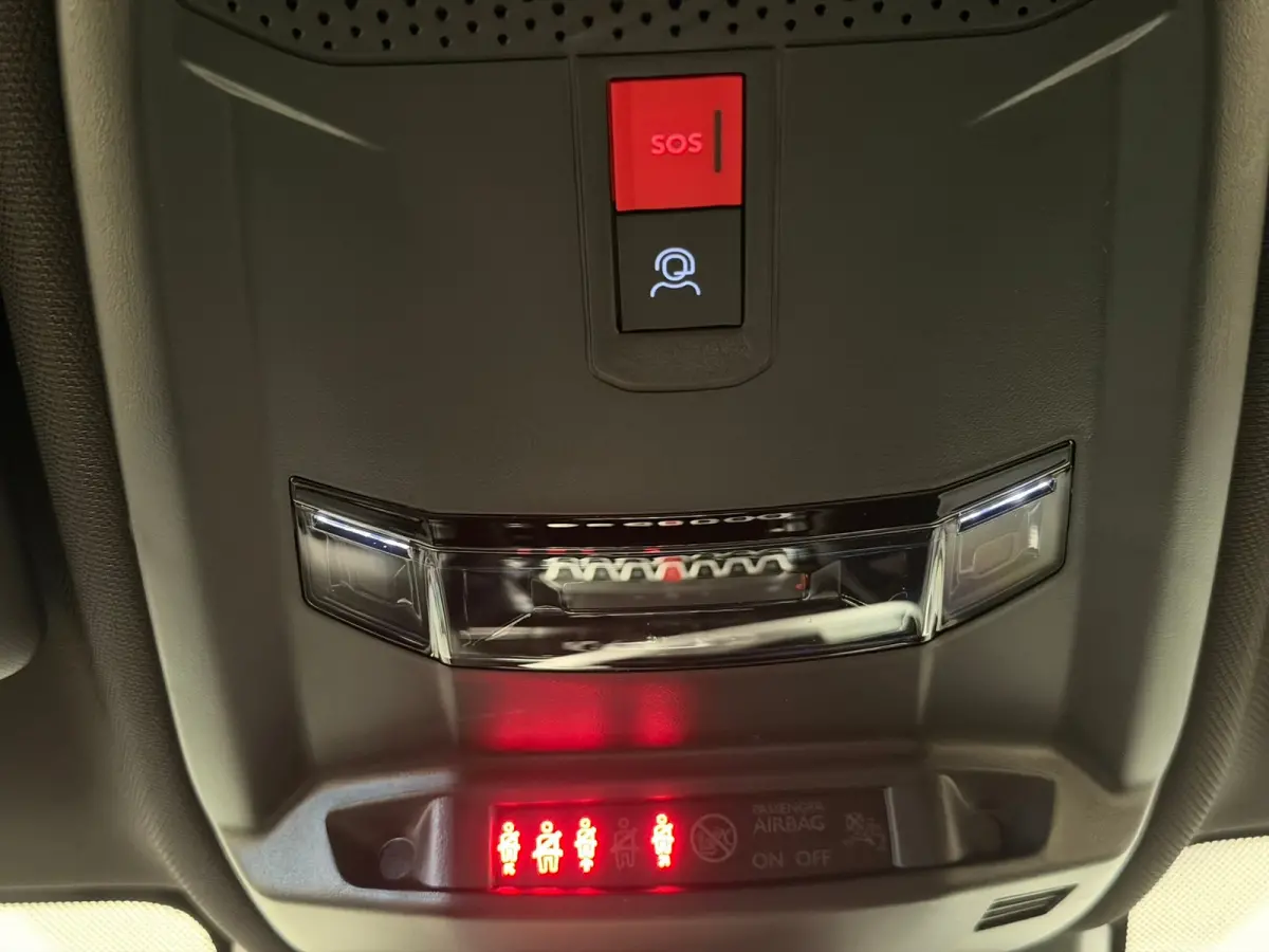 GT | Adaptieve cruise control met Stop&Go functie | Elektrische parkeerrem | Elektrische parkeerrem