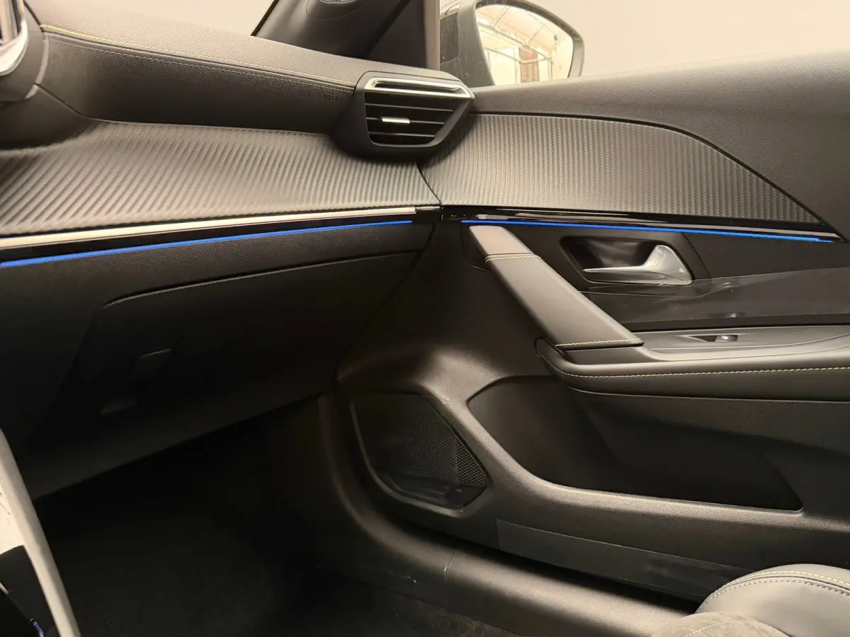 GT | Adaptieve cruise control met Stop&Go functie | Elektrische parkeerrem | Elektrische parkeerrem