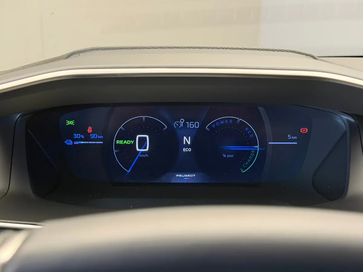 GT | Adaptieve cruise control met Stop&Go functie | Elektrische parkeerrem | Elektrische parkeerrem