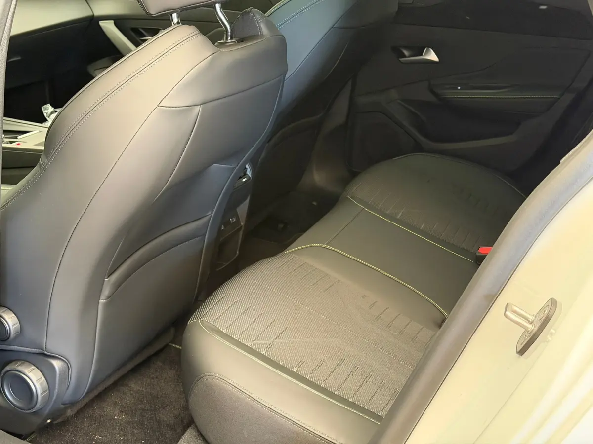 1.6 Plug-in Hybrid 195 GT | 7,4 kW lader | Apple Carplay/Android Auto|telefoonintegratie premium | Buitenspiegels elektrisch inklapbaar