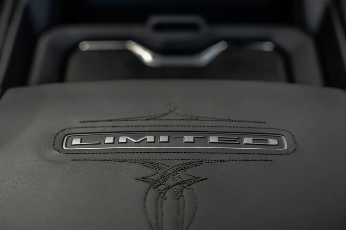 1500 LIMITED 5.7L V8 | 1e Eigenaar | Head up | Luchtvering | Rambox | Split Tailgate | Pano | Harman / Kardon