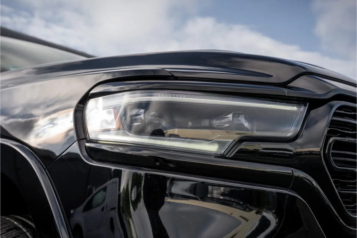 1500 LIMITED 5.7L V8 | 1e Eigenaar | Head up | Luchtvering | Rambox | Split Tailgate | Pano | Harman / Kardon