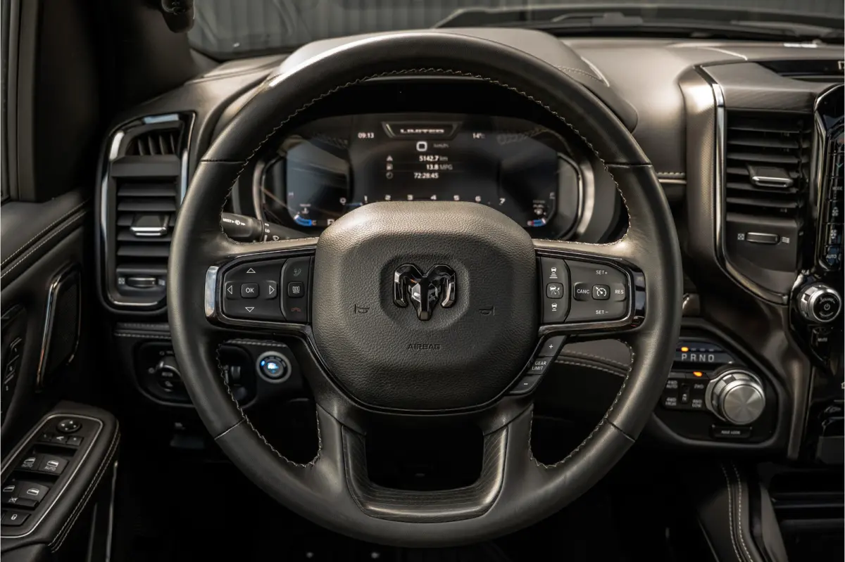 1500 LIMITED 5.7L V8 | 1e Eigenaar | Head up | Luchtvering | Rambox | Split Tailgate | Pano | Harman / Kardon