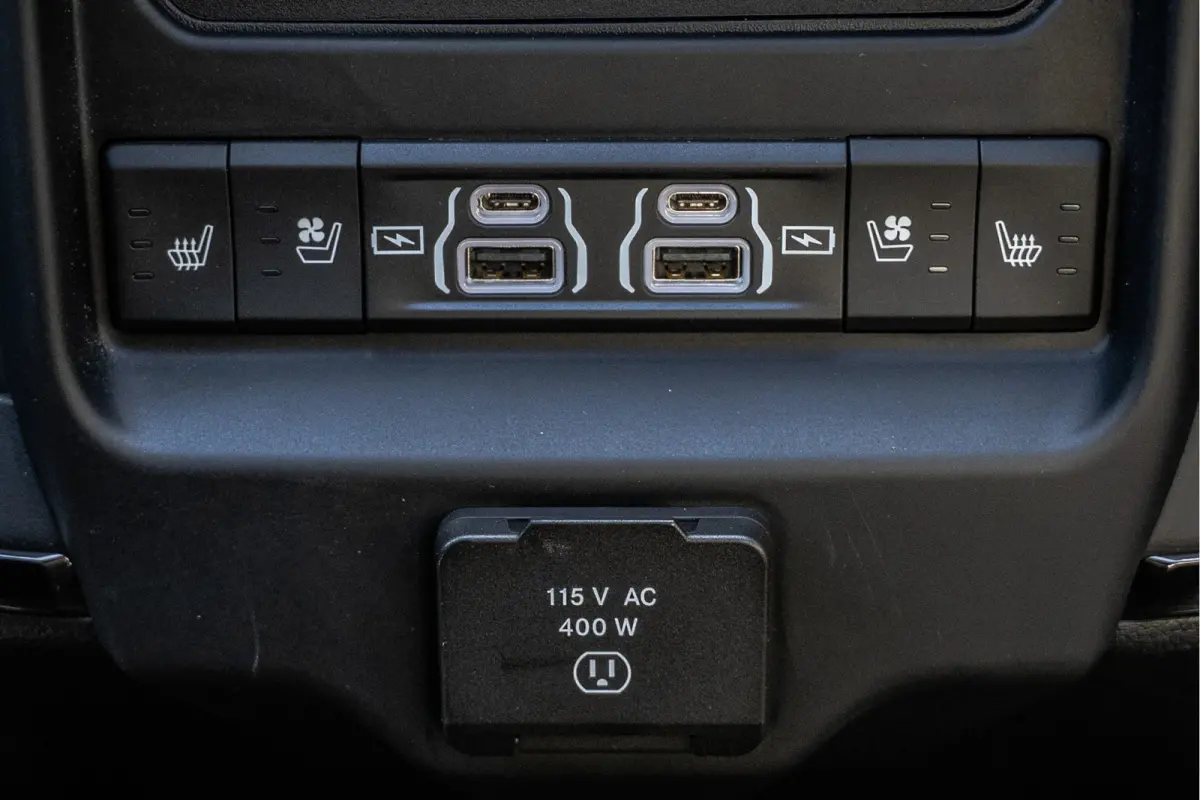 1500 LIMITED 5.7L V8 | 1e Eigenaar | Head up | Luchtvering | Rambox | Split Tailgate | Pano | Harman / Kardon