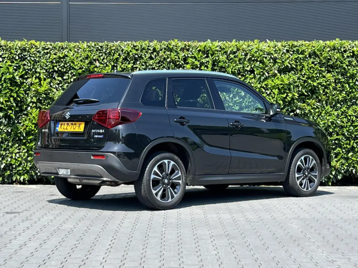 1.4 Boosterjet Style Smart Hybrid, FACELIFT, PANORAMADAK, LEDER/ALCANTARA, CAMERA, NAVIGATIE, ADAPT CRUISE CONTROL, CLIMATE CONTROL, STOELVERWARMING, DAB, LED, LICHTMETAAL 17"