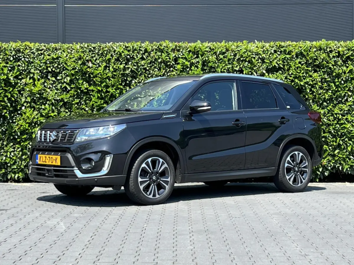 1.4 Boosterjet Style Smart Hybrid, FACELIFT, PANORAMADAK, LEDER/ALCANTARA, CAMERA, NAVIGATIE, ADAPT CRUISE CONTROL, CLIMATE CONTROL, STOELVERWARMING, DAB, LED, LICHTMETAAL 17"