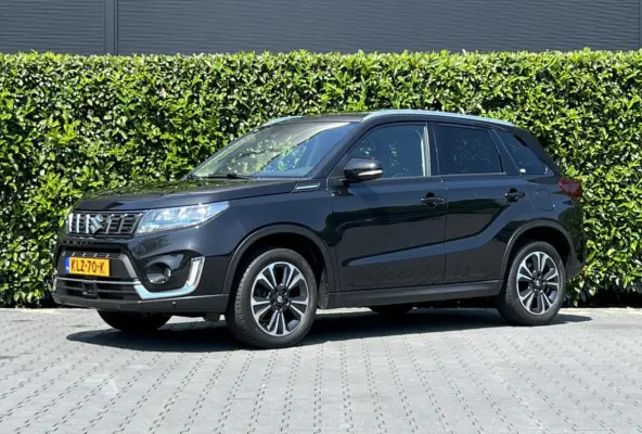 1.4 Boosterjet Style Smart Hybrid, FACELIFT, PANORAMADAK, LEDER/ALCANTARA, CAMERA, NAVIGATIE, ADAPT CRUISE CONTROL, CLIMATE CONTROL, STOELVERWARMING, DAB, LED, LICHTMETAAL 17"