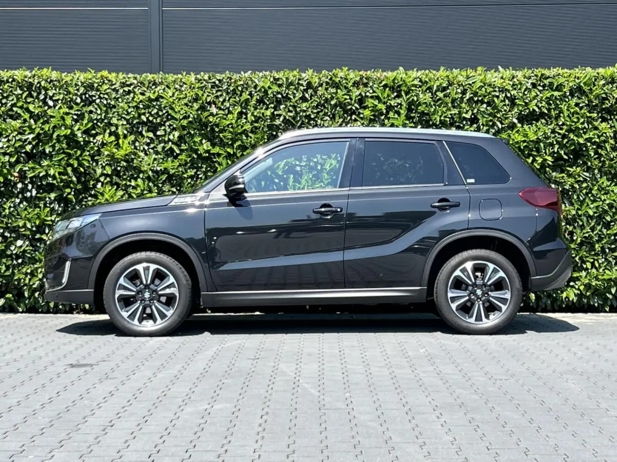 1.4 Boosterjet Style Smart Hybrid, FACELIFT, PANORAMADAK, LEDER/ALCANTARA, CAMERA, NAVIGATIE, ADAPT CRUISE CONTROL, CLIMATE CONTROL, STOELVERWARMING, DAB, LED, LICHTMETAAL 17"