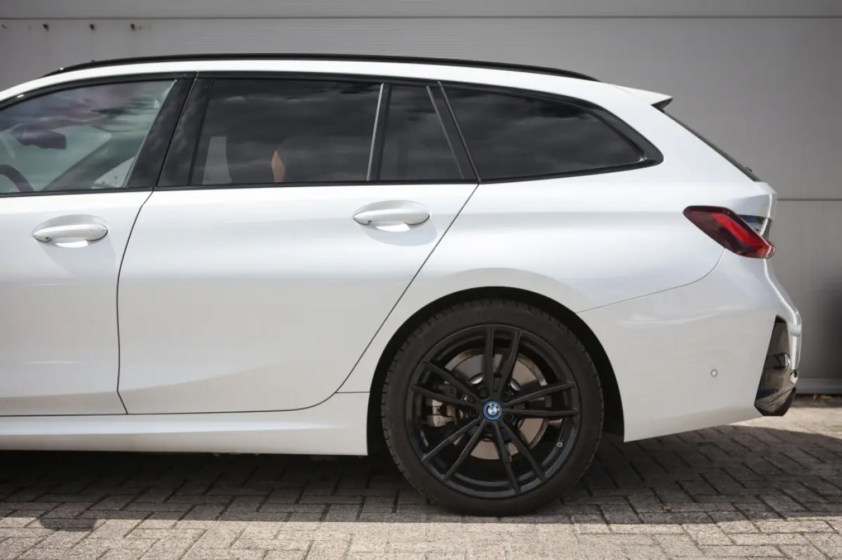 330e M Sport | PANO | HUD | ACC | HARMAN KARDON | CARPLAY | CAMERA