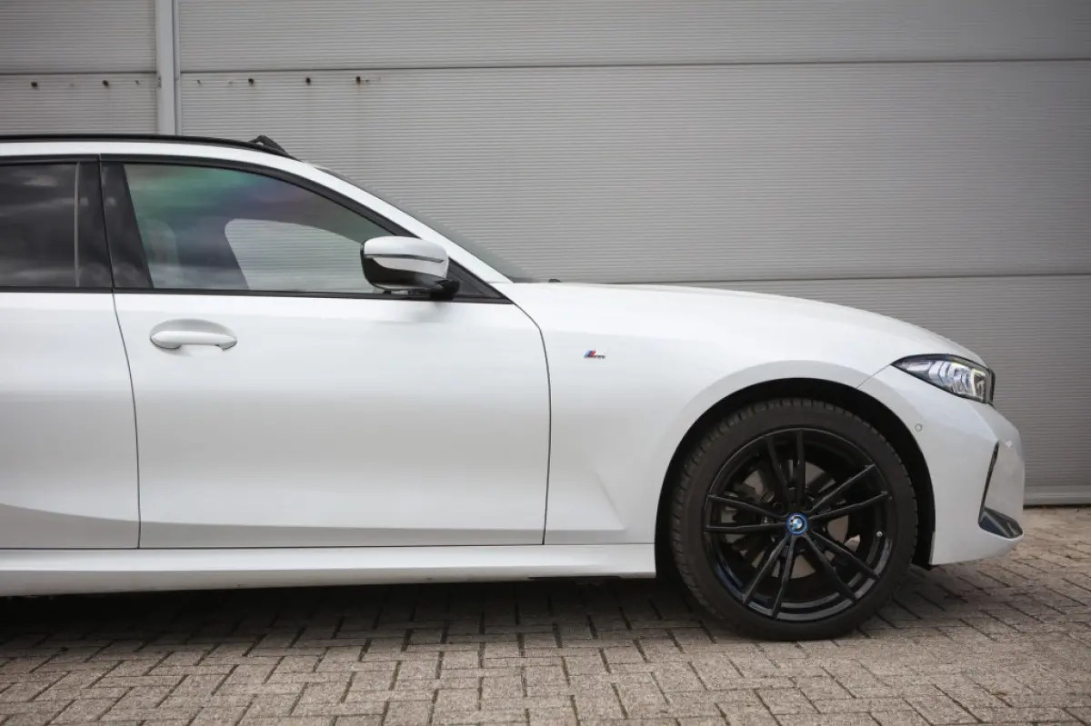 330e M Sport | PANO | HUD | ACC | HARMAN KARDON | CARPLAY | CAMERA