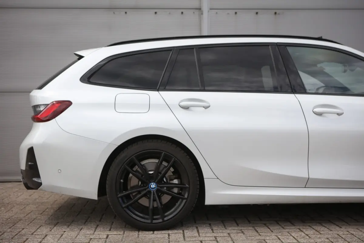 330e M Sport | PANO | HUD | ACC | HARMAN KARDON | CARPLAY | CAMERA