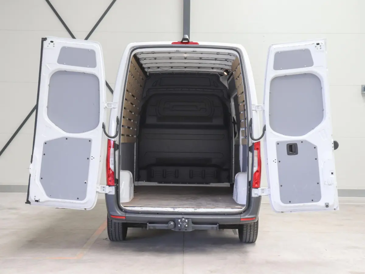 315 CDI Automaat L2H2 PRO Airco MBUX Navigatie Adaptive Cruise Control Leder PDC VA + Camera Trekhaak 3500kg Comfortstoel