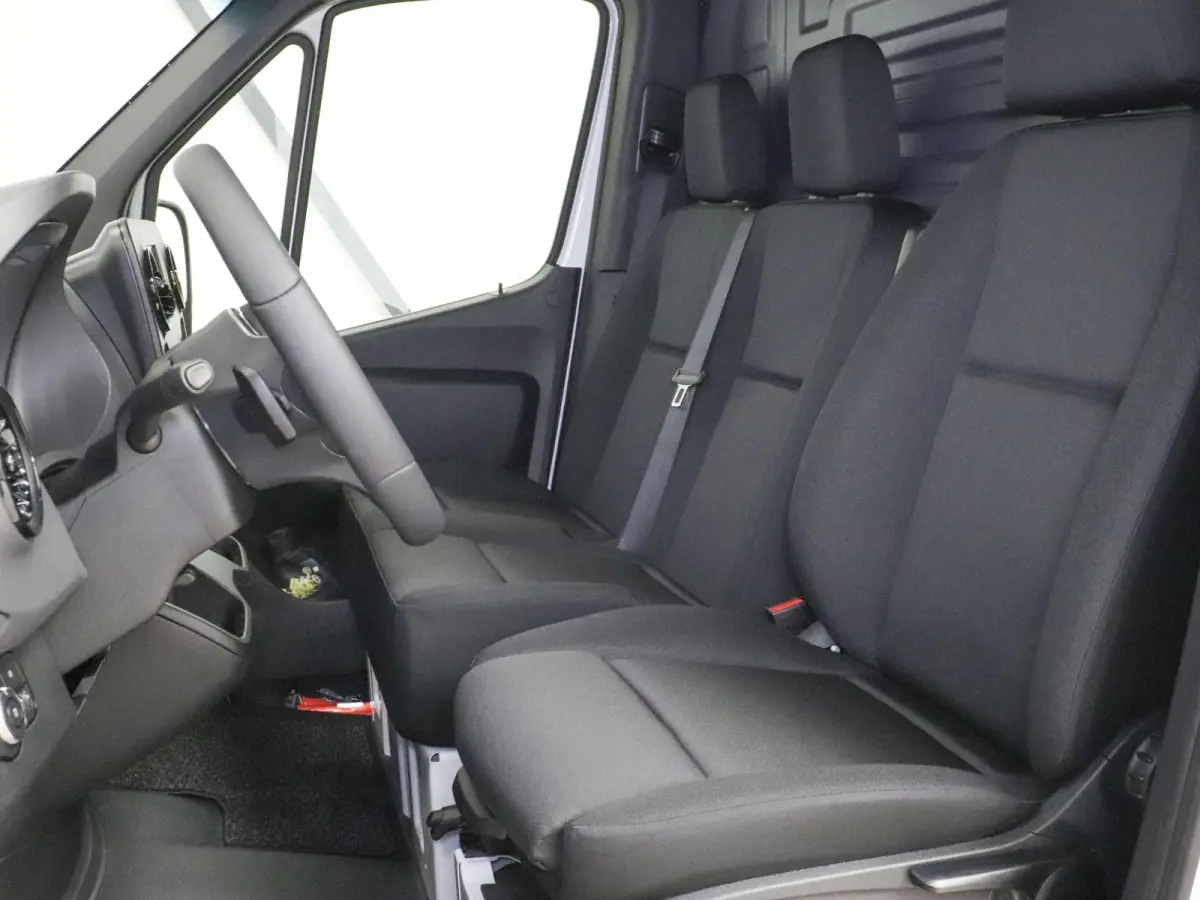 315 CDI Automaat L2H2 PRO Airco MBUX Navigatie Adaptive Cruise Control Leder PDC VA + Camera Trekhaak 3500kg Comfortstoel