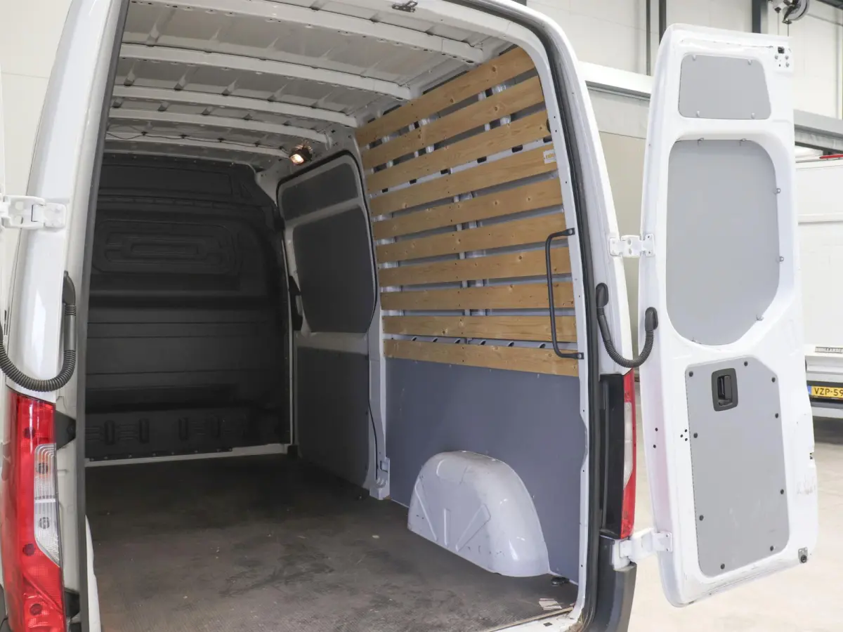 315 CDI Automaat L2H2 PRO Airco MBUX Navigatie Adaptive Cruise Control Leder PDC VA + Camera Trekhaak 3500kg Comfortstoel