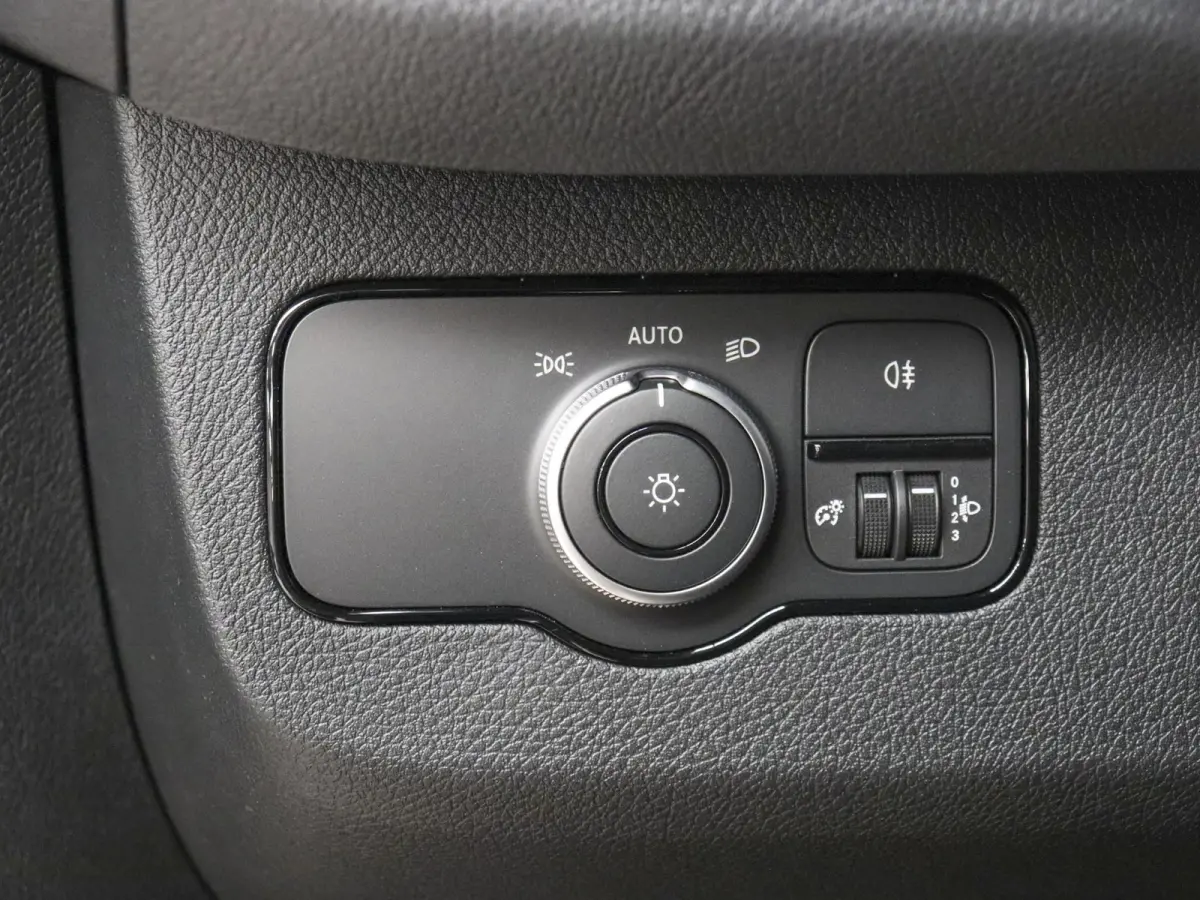 315 CDI Automaat L2H2 PRO Airco MBUX Navigatie Adaptive Cruise Control Leder PDC VA + Camera Trekhaak 3500kg Comfortstoel