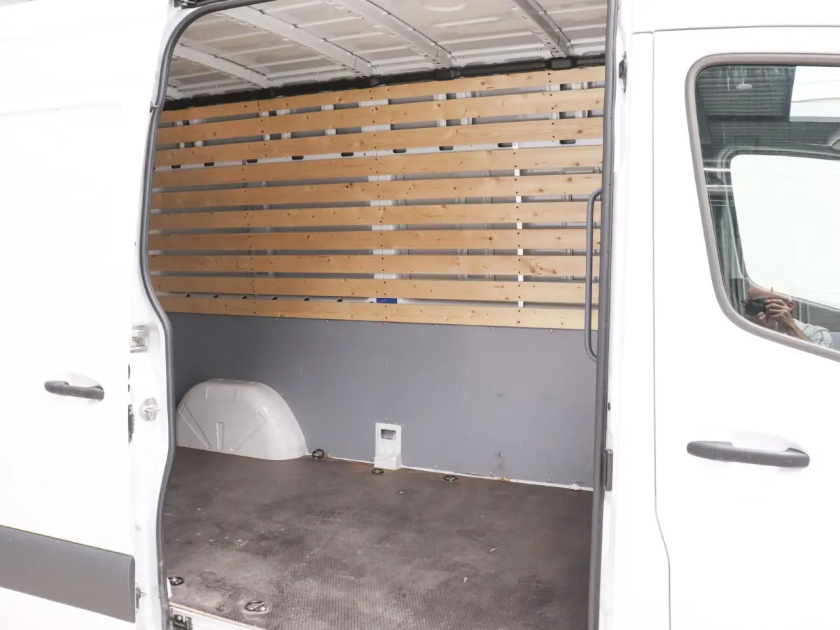 315 CDI Automaat L2H2 PRO Airco MBUX Navigatie Adaptive Cruise Control Leder PDC VA + Camera Trekhaak 3500kg Comfortstoel