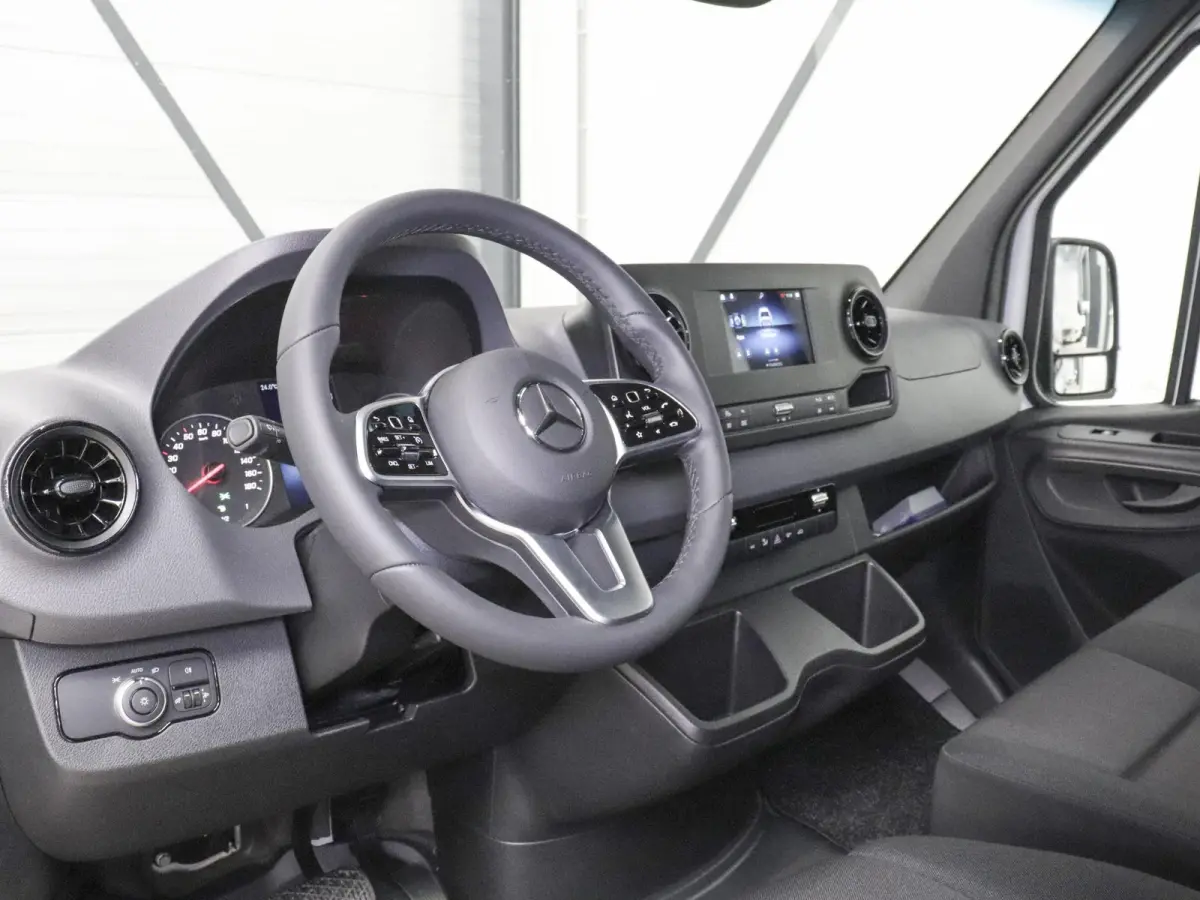 315 CDI Automaat L2H2 PRO Airco MBUX Navigatie Adaptive Cruise Control Leder PDC VA + Camera Trekhaak 3500kg Comfortstoel