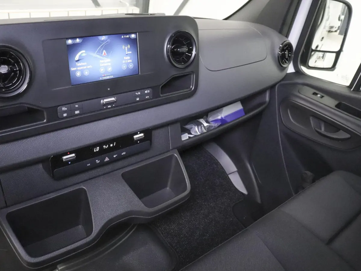 315 CDI Automaat L2H2 PRO Airco MBUX Navigatie Adaptive Cruise Control Leder PDC VA + Camera Trekhaak 3500kg Comfortstoel