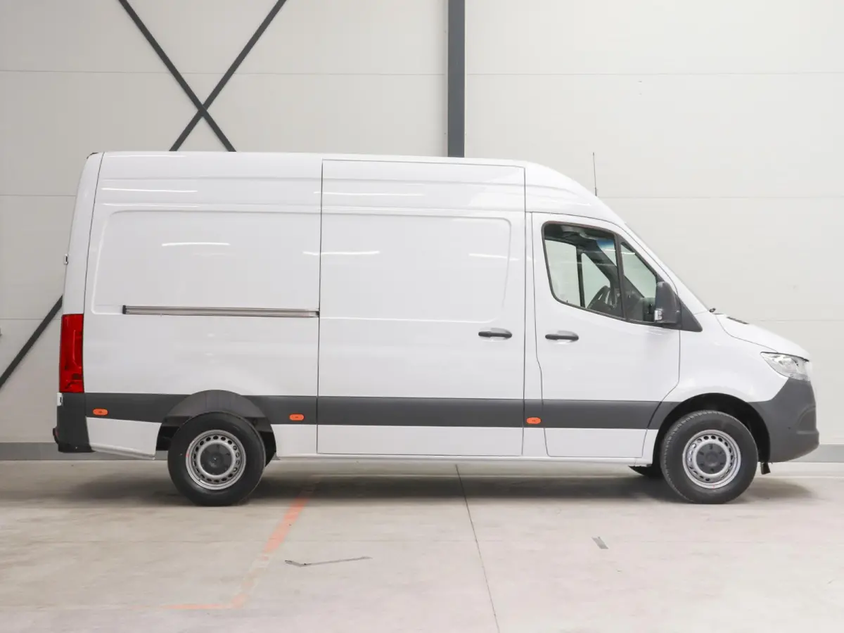 315 CDI Automaat L2H2 PRO Airco MBUX Navigatie Adaptive Cruise Control Leder PDC VA + Camera Trekhaak 3500kg Comfortstoel