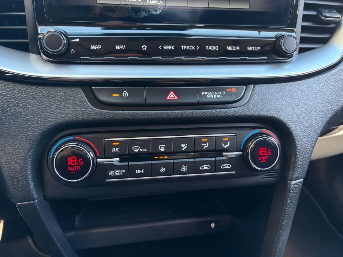 1.6 GDi PHEV Design Edition | Apple Carplay / Android Auto | Navigatiesysteem | Licht + Regensensor | Elektrisch Schuif / Kanteldak | Parkeersensoren Voor + Achter | Parkeercamera Achter | D