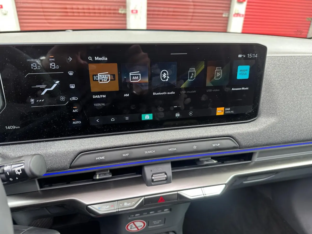 Plus Advanced 42.2 kWh Demo | panorama dak | Harman & Kardon | Navigatie | stoel stuurverwarming |