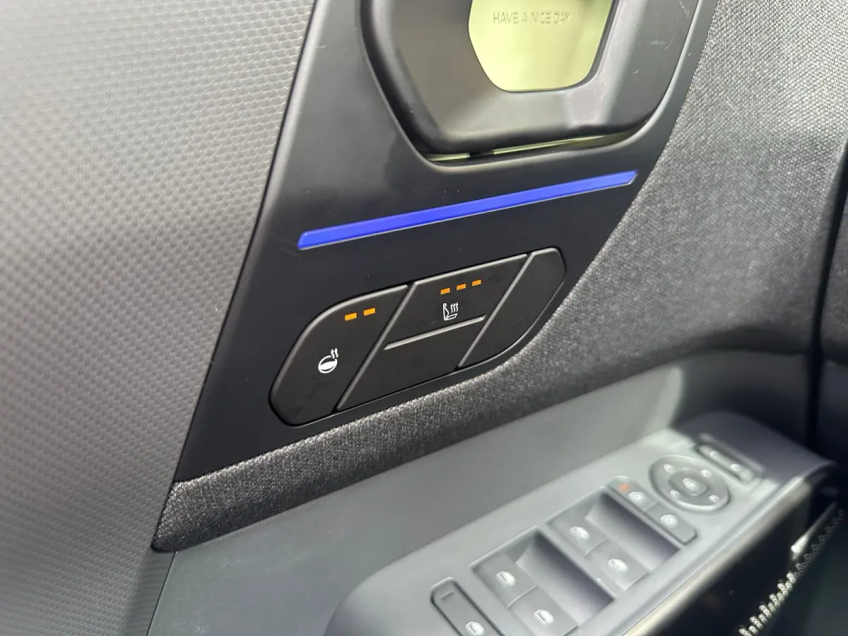 Plus Advanced 42.2 kWh Demo | panorama dak | Harman & Kardon | Navigatie | stoel stuurverwarming |