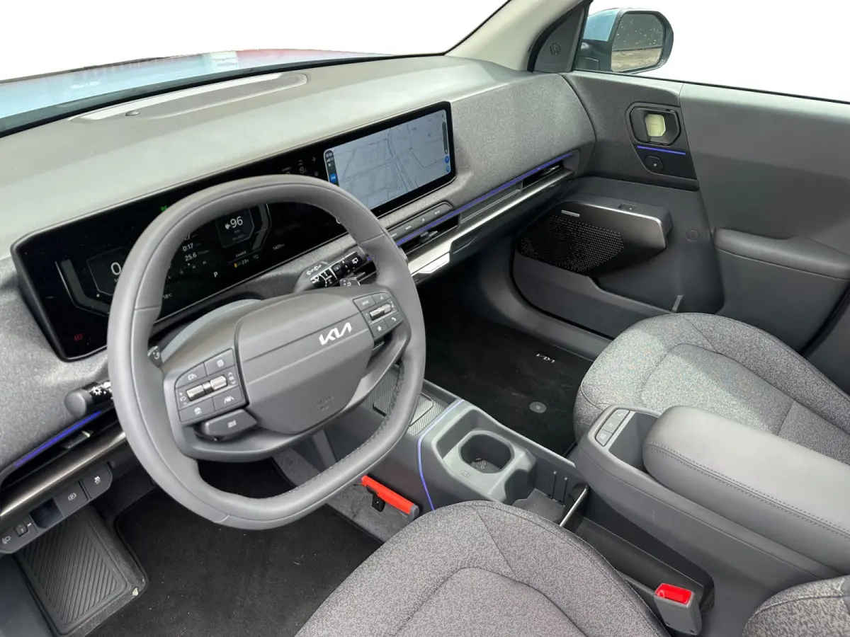 Plus Advanced 42.2 kWh Demo | panorama dak | Harman & Kardon | Navigatie | stoel stuurverwarming |
