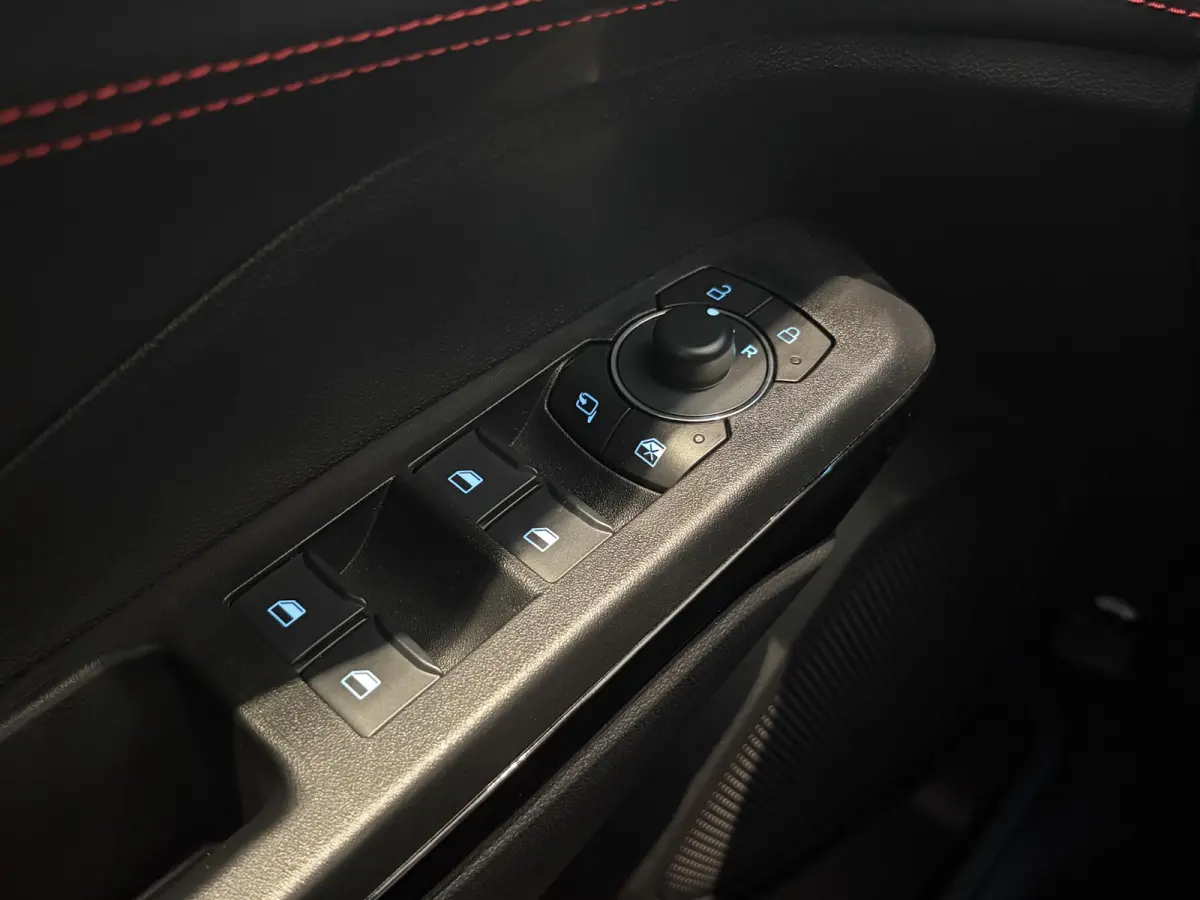 1.0 EcoBoost ST-Line | WINTER PAKKET | NAVIGATIE | ACHTERUITRIJCAMERA | APPLE CARPLAY / ANDROID AUTO | DRAADLOOS OPLADEN |
