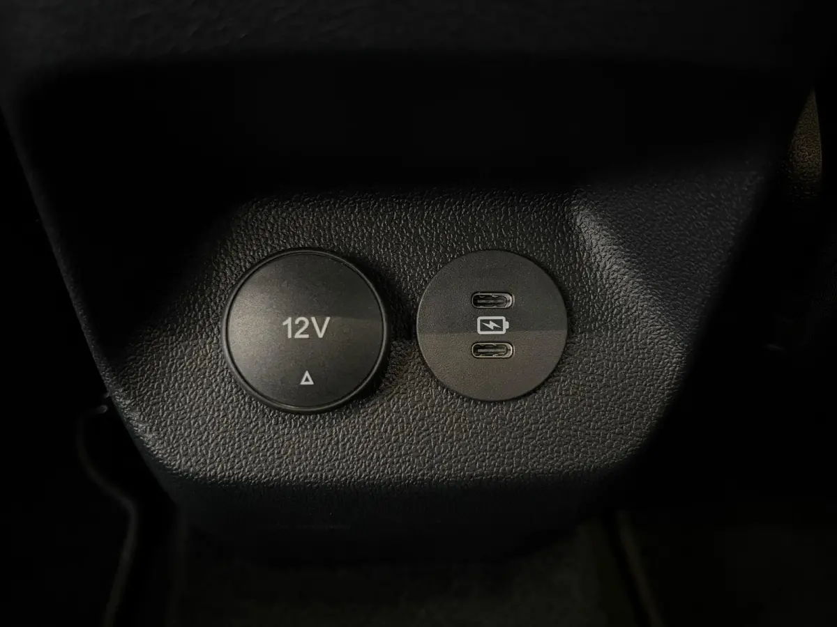 1.0 EcoBoost ST-Line | WINTER PAKKET | NAVIGATIE | ACHTERUITRIJCAMERA | APPLE CARPLAY / ANDROID AUTO | DRAADLOOS OPLADEN |