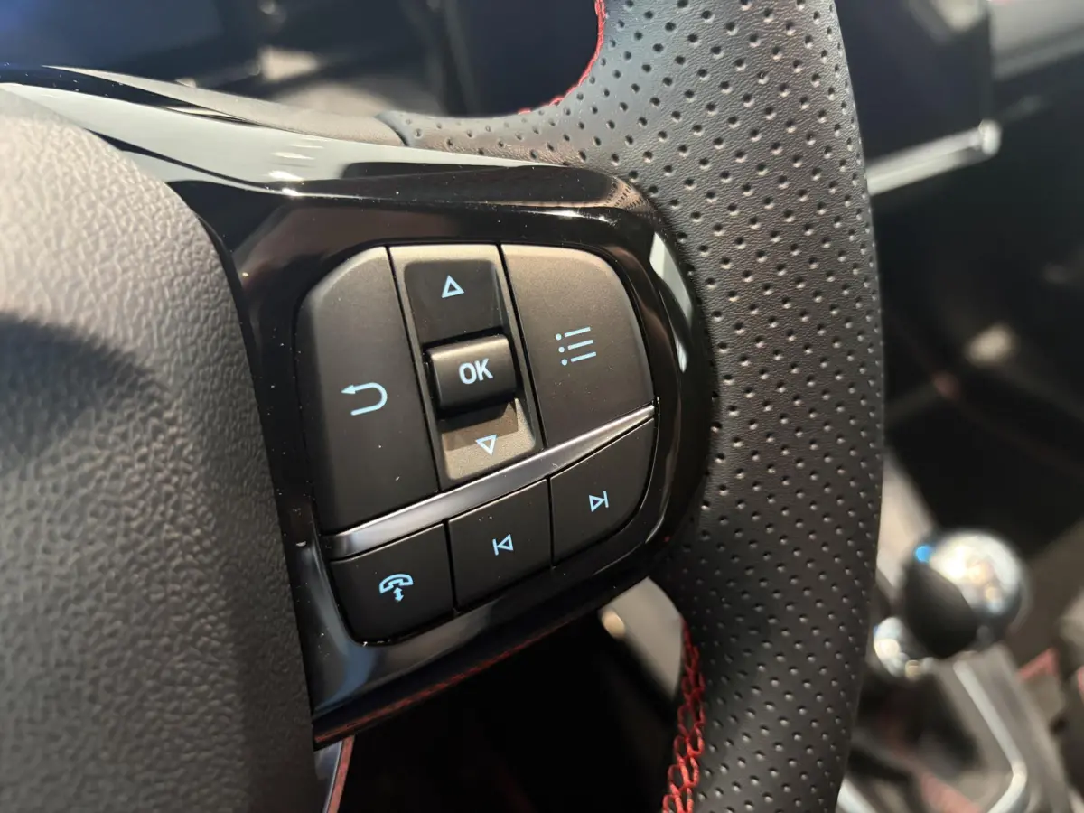 1.0 EcoBoost ST-Line | WINTER PAKKET | NAVIGATIE | ACHTERUITRIJCAMERA | APPLE CARPLAY / ANDROID AUTO | DRAADLOOS OPLADEN |