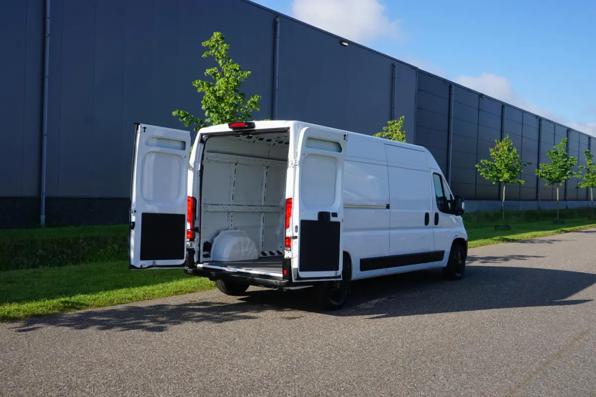 35 2.2 MultiJet L3H2 140 pk |Camera |Cruise |Navi |Climate control |BPM voordeel! |Mooie camperbasis |Topstaat |3500 KG |EURO6 |1e eigenaar