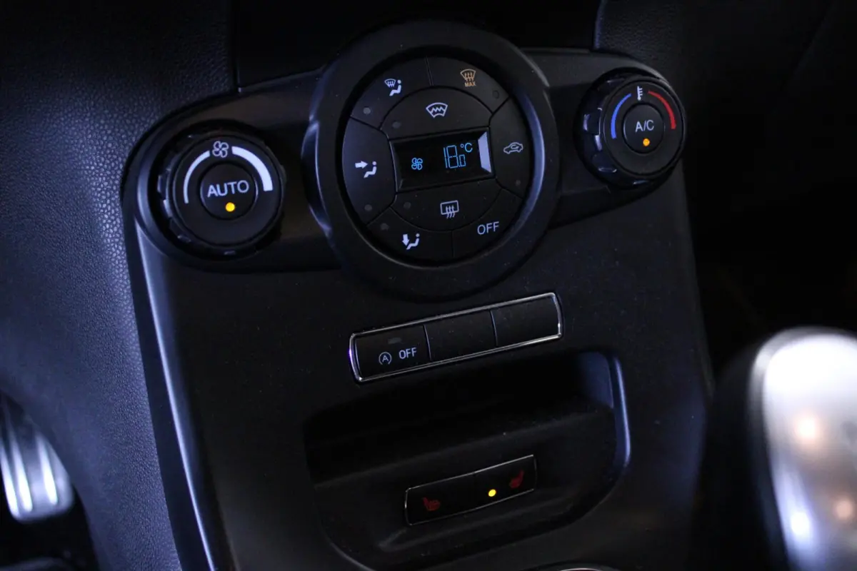 1.0 EcoBoost ST Line| Trekhaak | Camera | Stoelverwarming