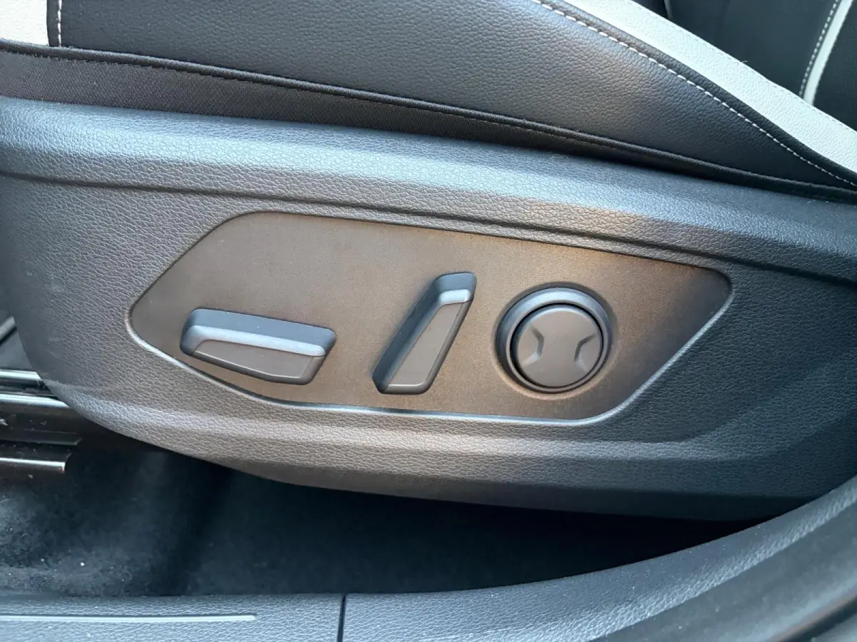 1.6 T-GDi Hybrid GT-PlusLine | Glazen schuif-/kanteldak | Memory seats | Stoelverwarming- en ventilatie | Harman/Kardon geluidsinstallatie | Dodehoekcamera | 360 camera | Elektrisch bedienba