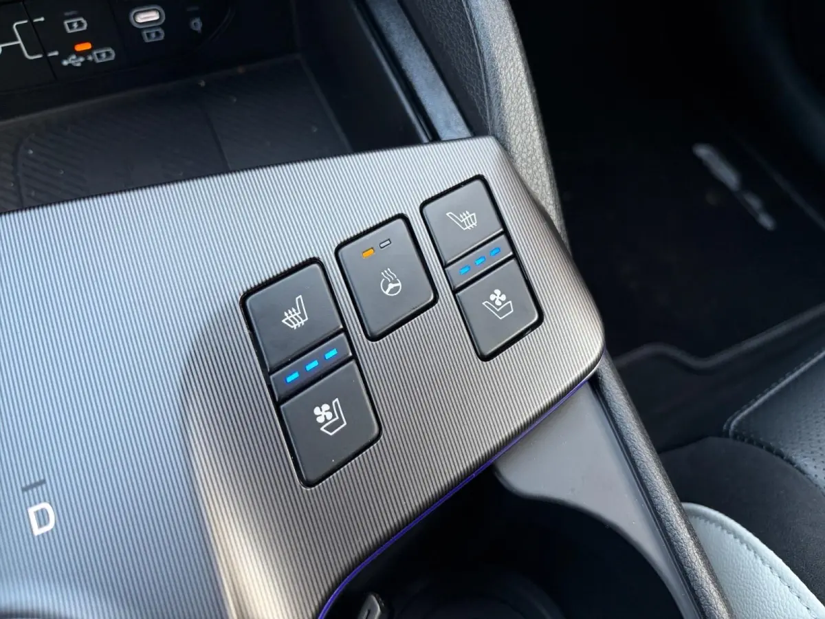 1.6 T-GDi Hybrid GT-PlusLine | Glazen schuif-/kanteldak | Memory seats | Stoelverwarming- en ventilatie | Harman/Kardon geluidsinstallatie | Dodehoekcamera | 360 camera | Elektrisch bedienba