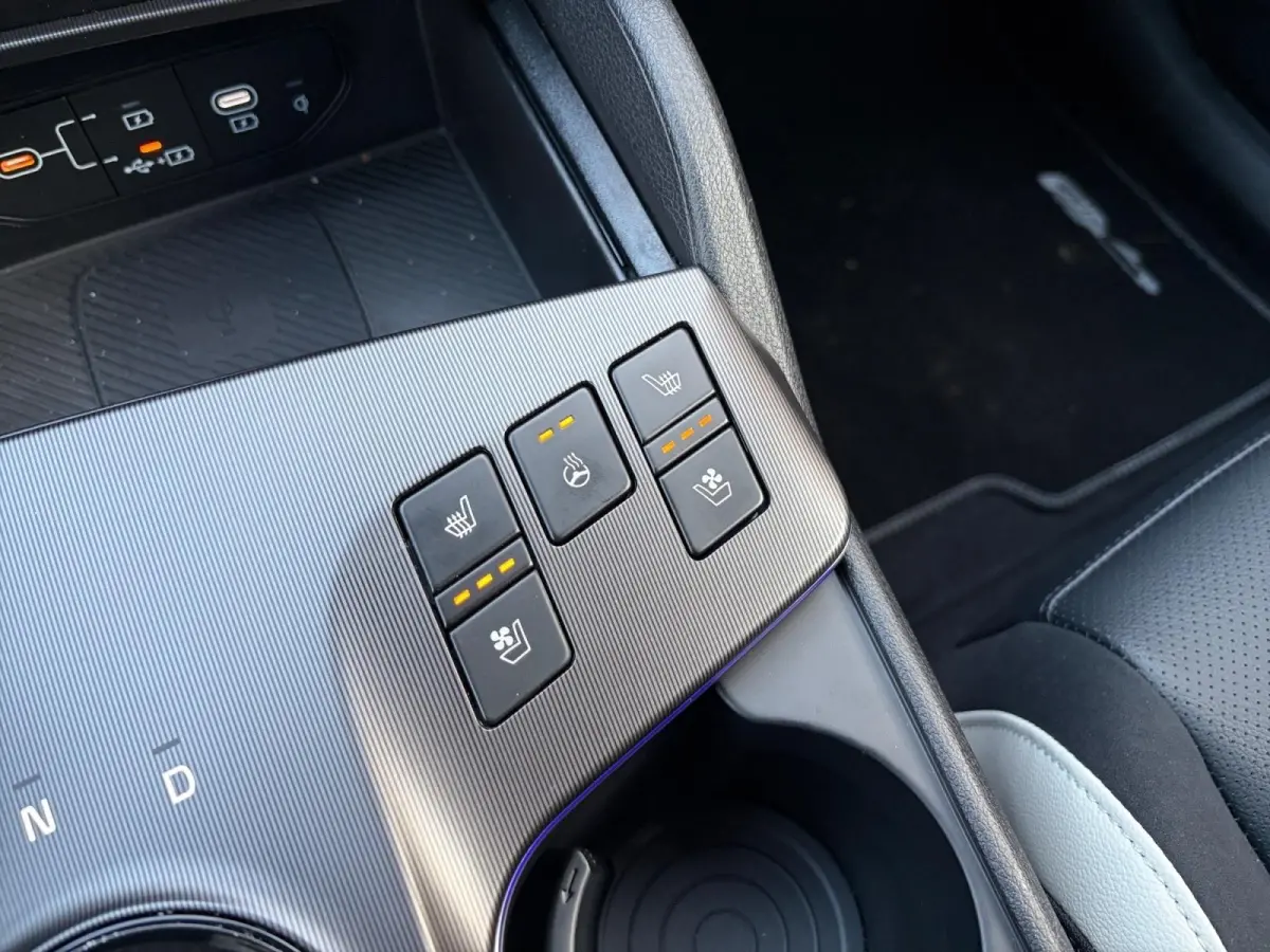 1.6 T-GDi Hybrid GT-PlusLine | Glazen schuif-/kanteldak | Memory seats | Stoelverwarming- en ventilatie | Harman/Kardon geluidsinstallatie | Dodehoekcamera | 360 camera | Elektrisch bedienba
