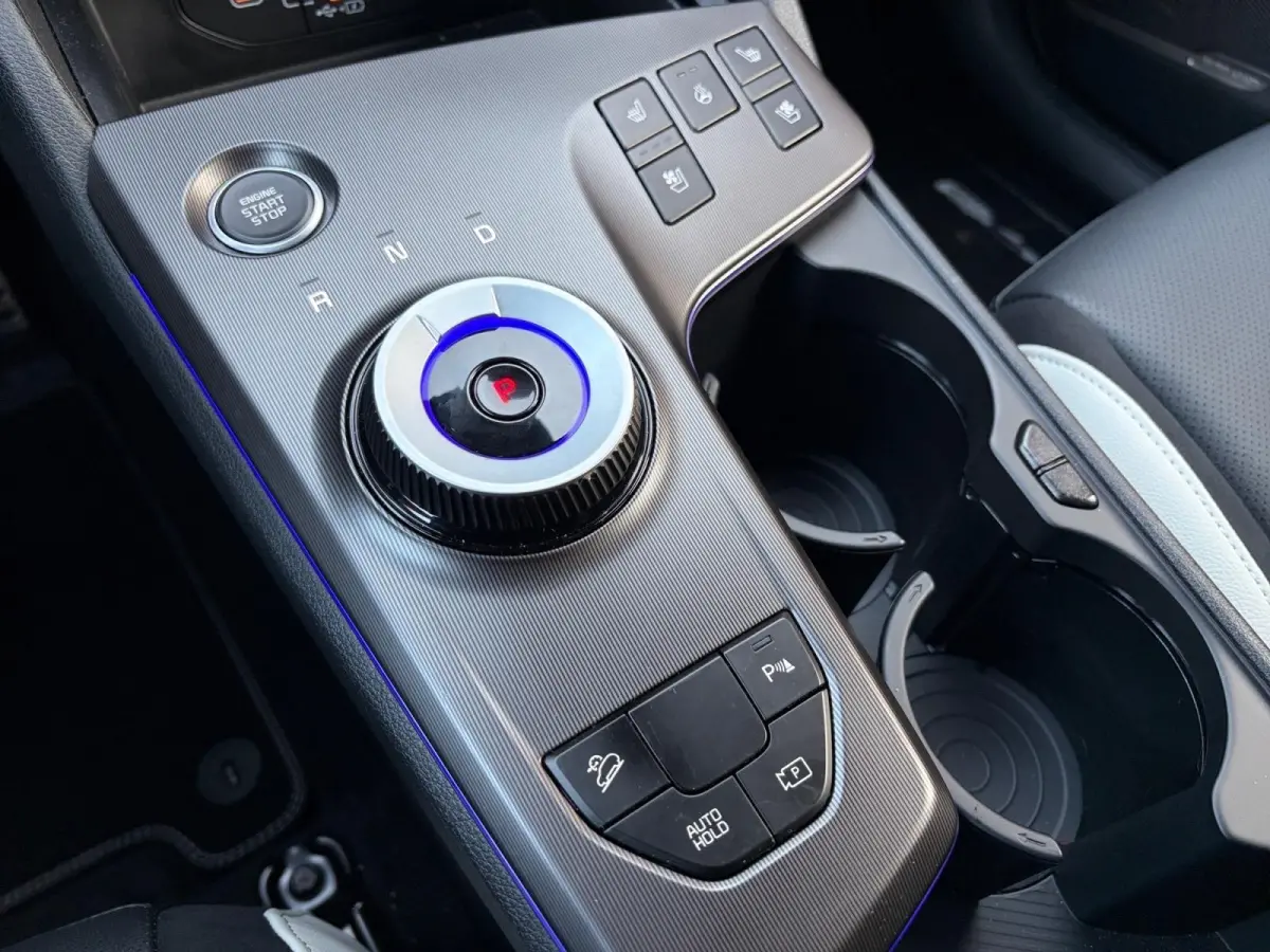 1.6 T-GDi Hybrid GT-PlusLine | Glazen schuif-/kanteldak | Memory seats | Stoelverwarming- en ventilatie | Harman/Kardon geluidsinstallatie | Dodehoekcamera | 360 camera | Elektrisch bedienba