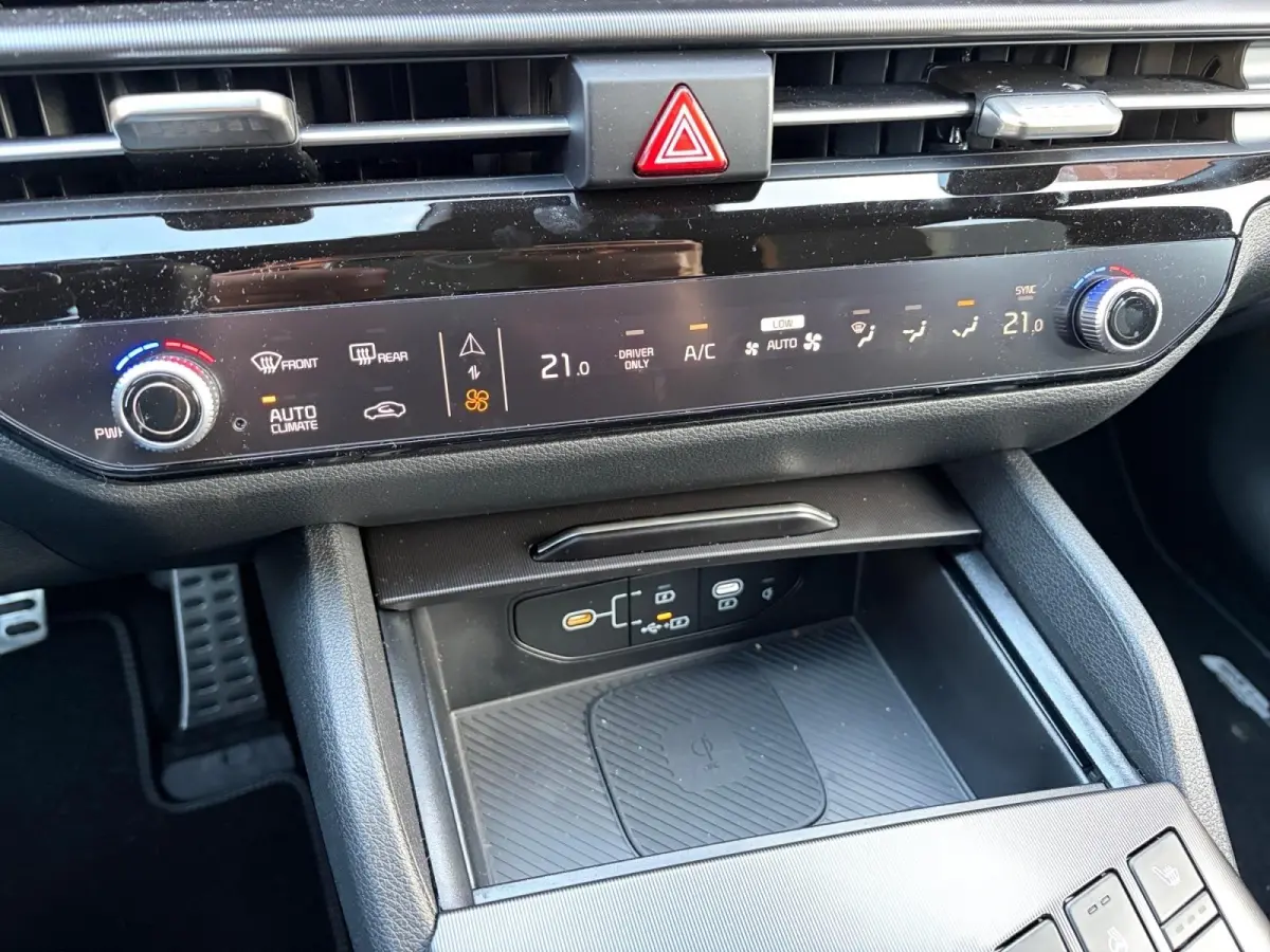 1.6 T-GDi Hybrid GT-PlusLine | Glazen schuif-/kanteldak | Memory seats | Stoelverwarming- en ventilatie | Harman/Kardon geluidsinstallatie | Dodehoekcamera | 360 camera | Elektrisch bedienba