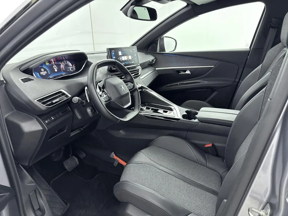 SUV 130pk Automaat Allure Pack Business | Camera | Dodehoekbewaking | Apple Carplay | Draadloos Laden | Keyless Entry/Start