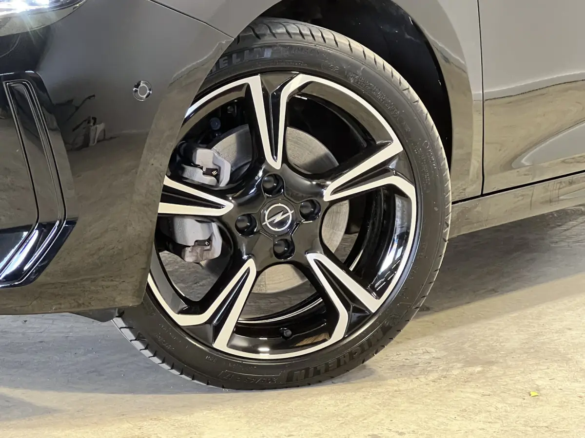 1.2 Turbo Hybrid GS | Android/Apple Carplay | LM Velgen 17" | Achteruitrijcamera | PDC Voor en Achter | Cruise Control | Airco |